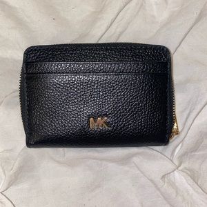 ✨NWOT✨ Michael Kors small black leather wallet